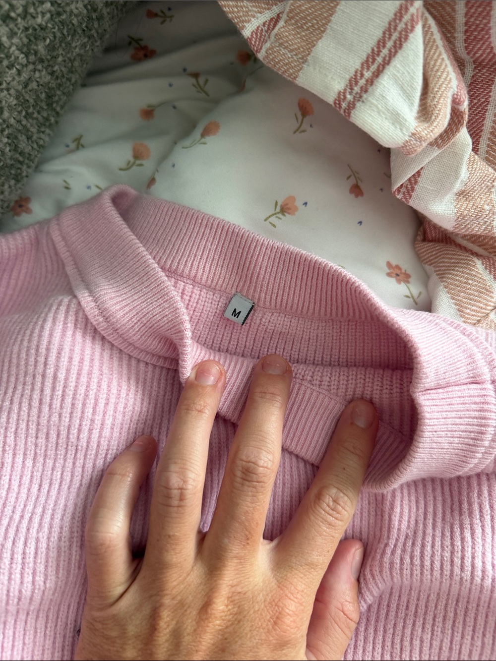 Pink Ribbed Sweater - Picture 2 of 3